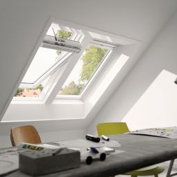 VELUX Solar Schwingfenster INTEGRA® GGL 208430 Holz weiß Alu ENERGIE Dachfenster mit Regensensor: schließt automatisch bei Regen