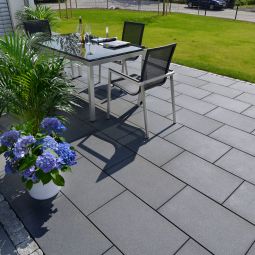 KANN Terrassenplatte Madison midnight black geschliffen & kugelgestrahlt klassisches Design, verschiedene Ausführungen