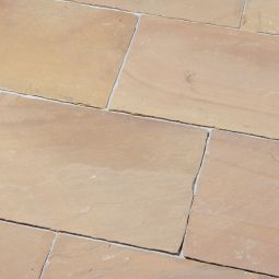 Seltra Natursteine Terrassenplatten MANDRA CLASSIC satiniert Sandstein gelb-hellbeige Oberfläche spaltrau & gebürstet, Seiten handbekantet, verschiedene Größen