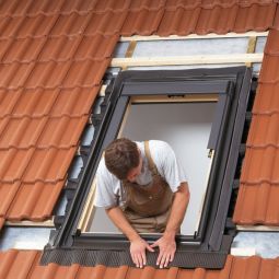 VELUX Eindeckrahmen EDW 2000 hoch/Welle für Ziegel von 1,5 bis 12 cm Höhe inkl. BDX Dämm- und Anschlussset